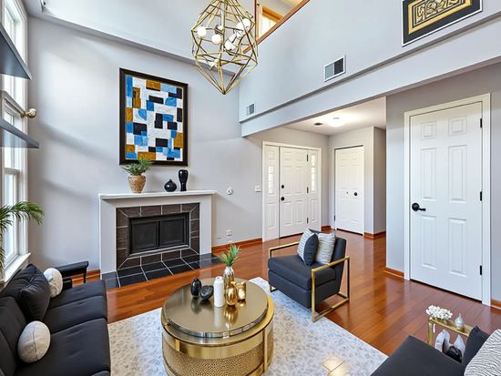 2342 Hamilton Pl, Schaumburg, IL 60194