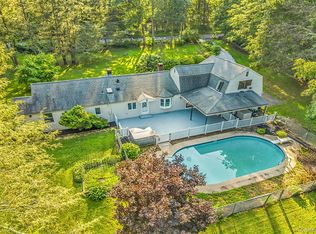 8 W Ln, South Salem, NY 10590