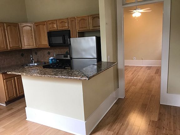 4th image of 2418 Felicity St