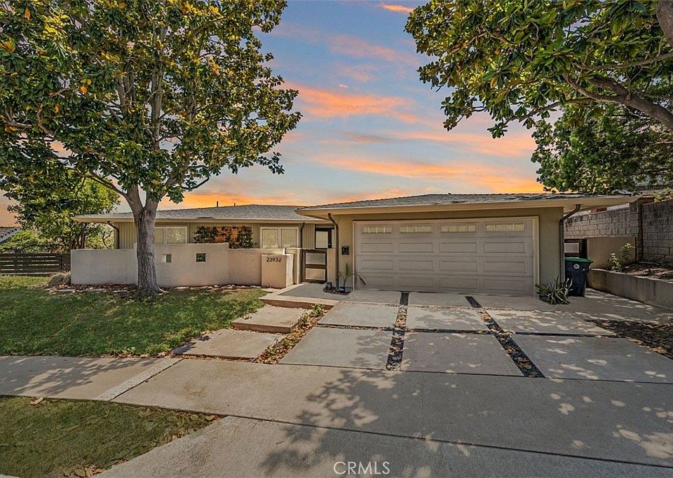 1st image of 23932 Flores Ave