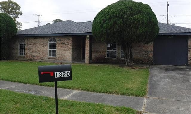 1st image of 1320 Curtis St