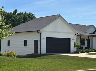 10871 Diamond Cir, Blue Mounds, WI 53517