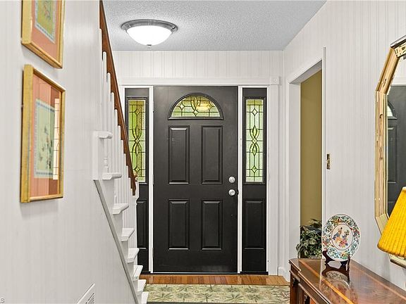 5th image of 907 Branchwood Dr