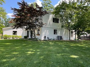 9 Red Bud Run, Sherman, IL 62684