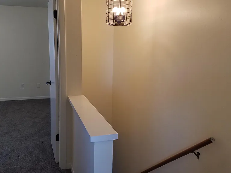 170 E Queenwood St #6 — Photo 13