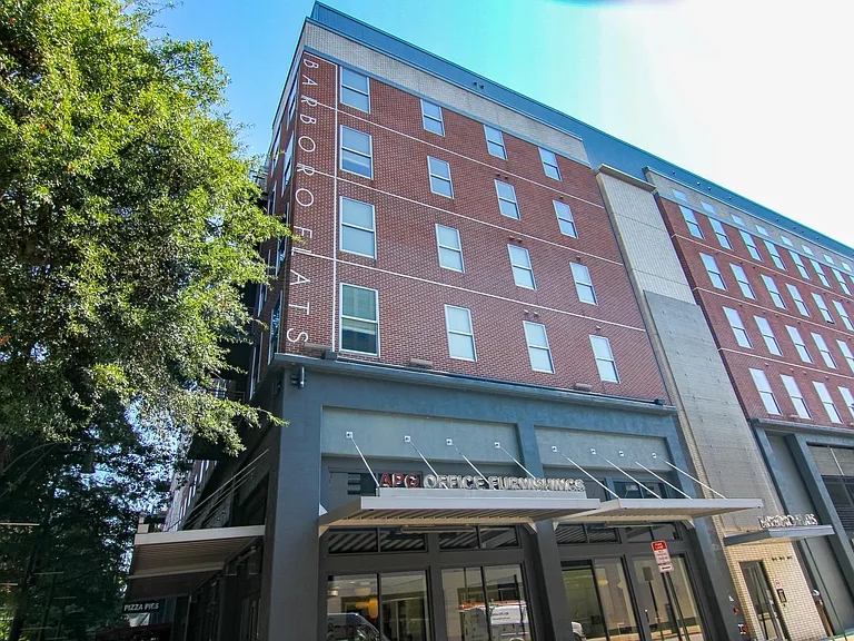 Downtown Memphis Flats — Photo 15