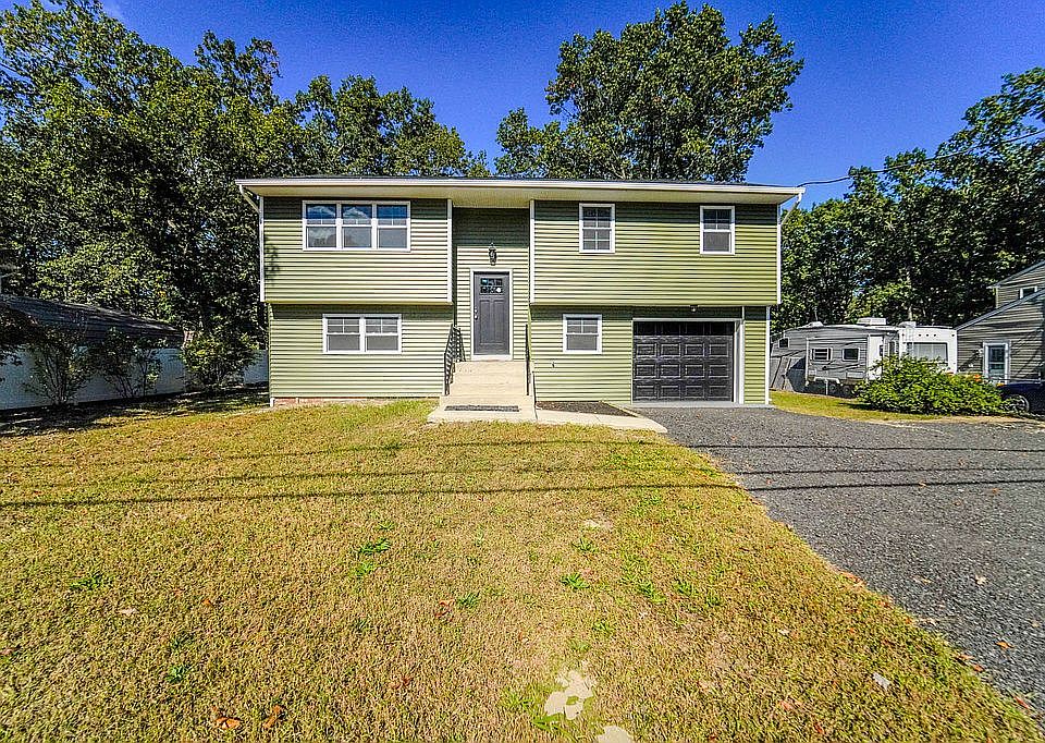 1st image of 415 Louisiana Trl