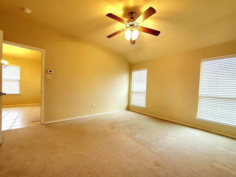 1925 Carol Ln — Photo 14