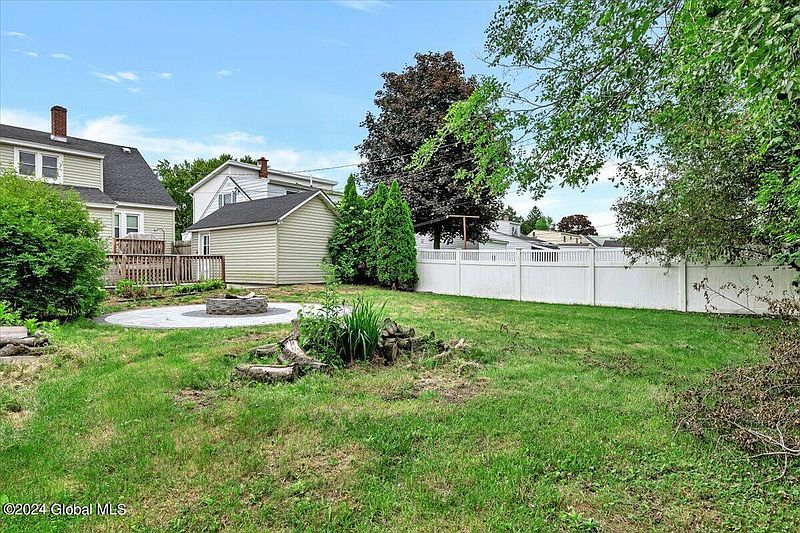 5th image of 1330 Rosewood Avenue