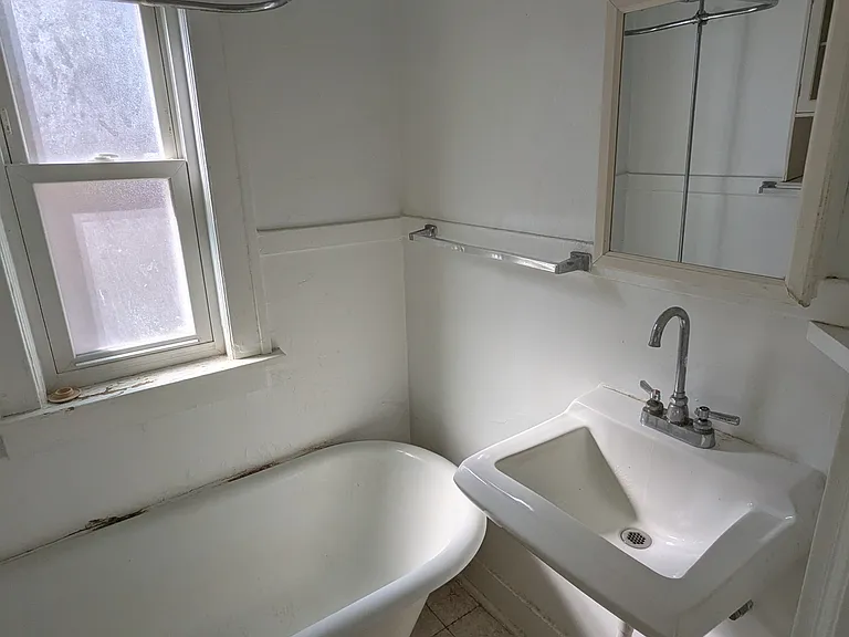 1922 Sharon Ave SE #2 — Photo 5
