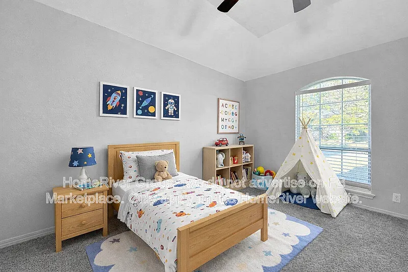 4 bed, 2.0 bath, 1697 sqft, $2,125 — Photo 4