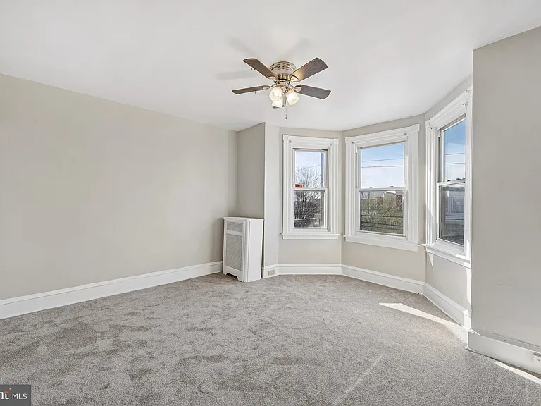 5428 Whitby Ave — Photo 14