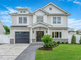 19 Beverly Rd, Bethpage, NY 11714