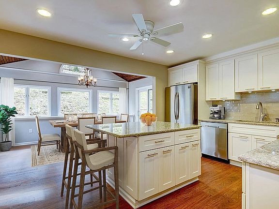 Virtually Staged Living/Din