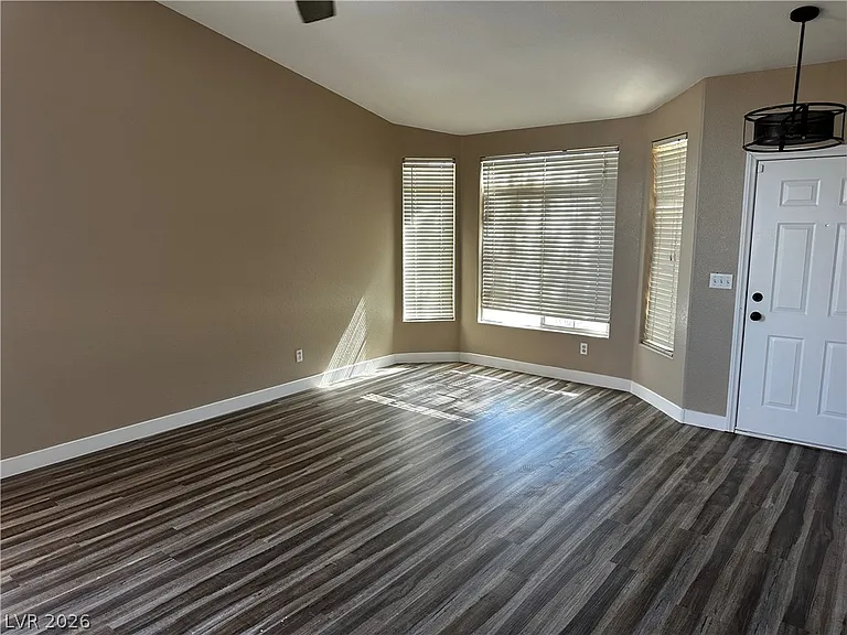 2229 Maple Shade St — Photo 11