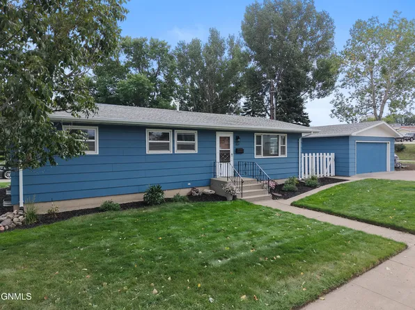 1827 N 3rd St, Bismarck, ND 58501