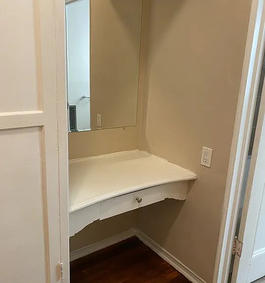 476 Landfair Ave #104 — Photo 9