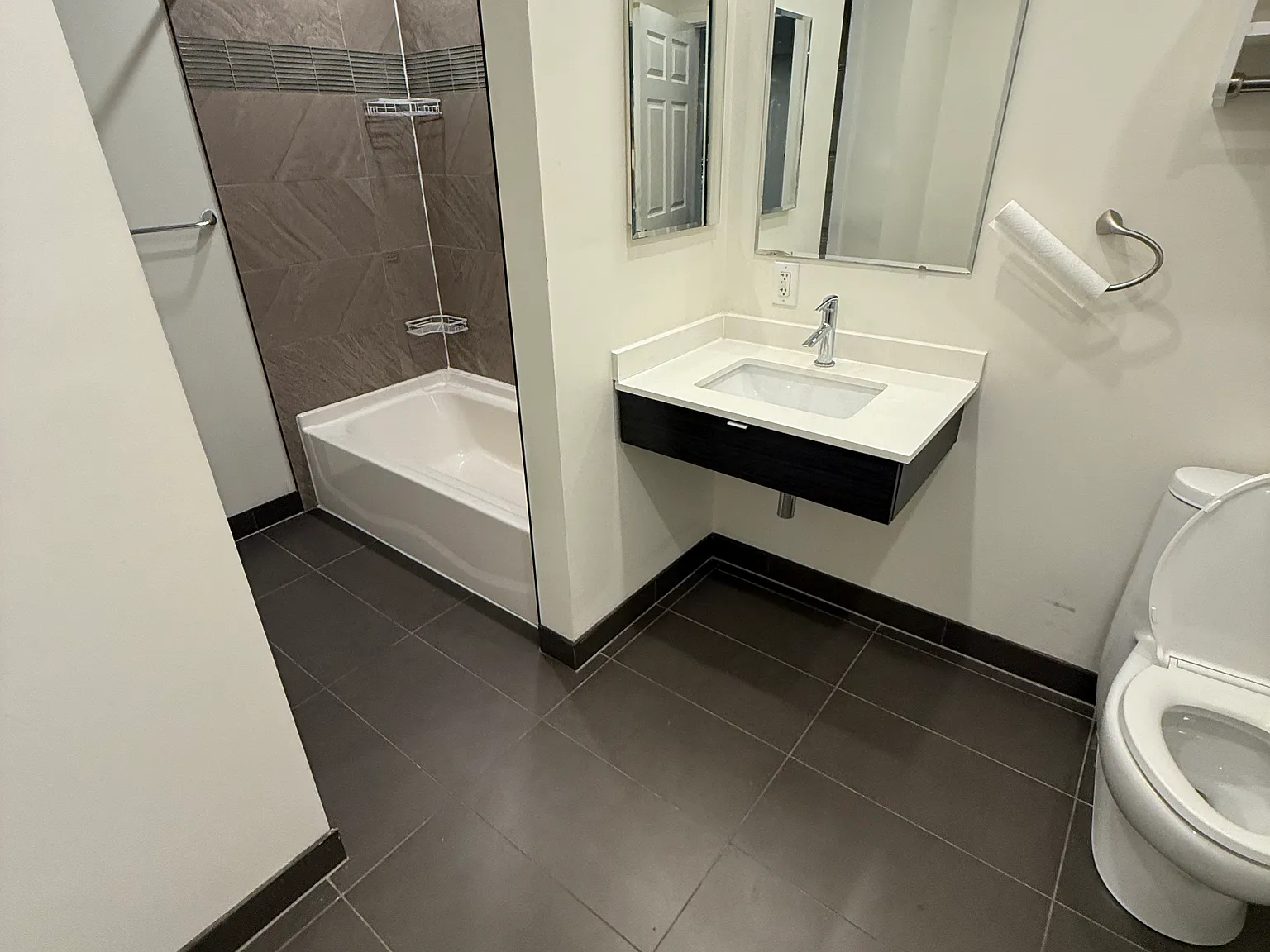 1 bed, $2,950 — Photo 3