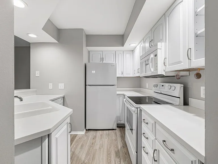 Westgate Residential Suites — Photo 60