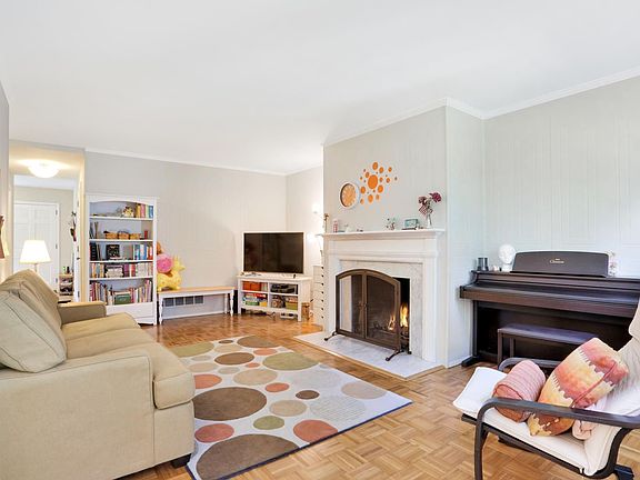 19 Le Grande Ave Unit APT 15-large-006-3-008-1500x1000-72dpi.jpg