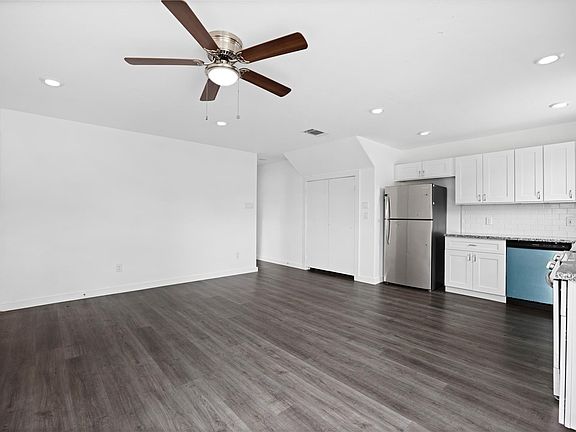 5th image of 9241 Seeker St