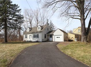 1 Parkwood Dr, East Syracuse, NY 13057