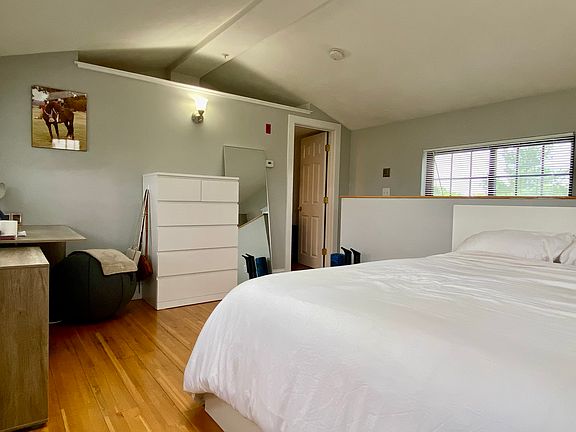 5th image of 226 River St #10