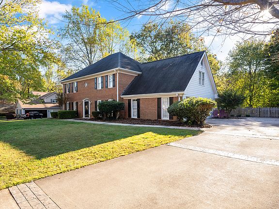 4th image of 535 Saddle Creek Cir