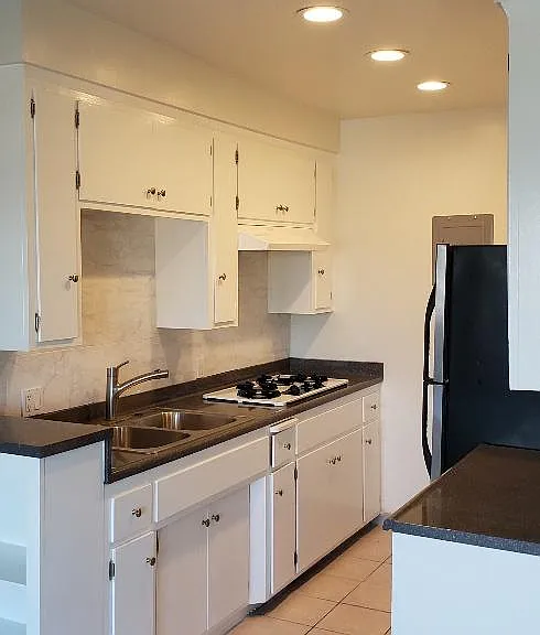 913 E Grand Ave #6 — Photo 5