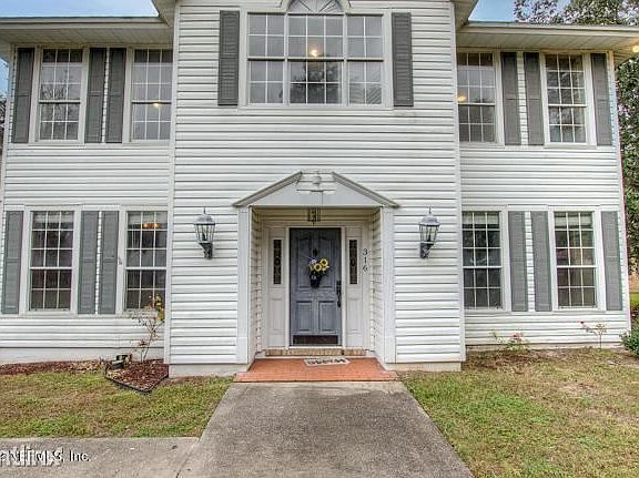 2nd image of 316R Glenlyon Dr