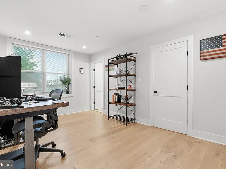 1722 W Virginia Ave NE #2 — Photo 23