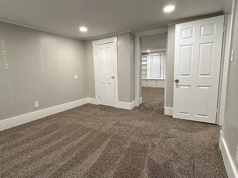 63 E Poplar St #B — Photo 13