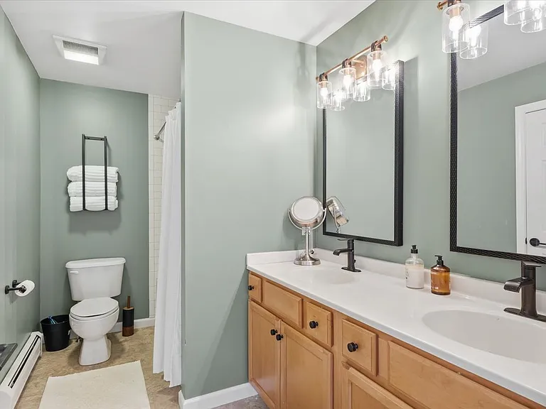 4 Marion Ave #4 — Photo 22