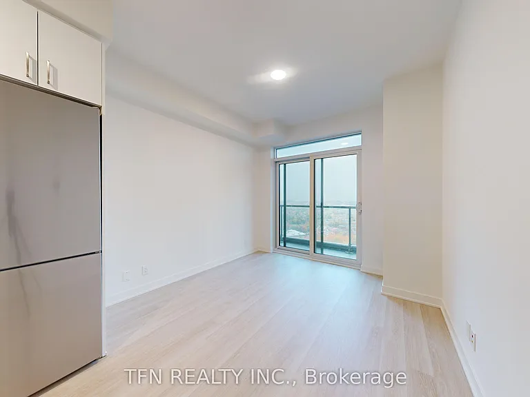 30 Upper Mall Way #2104 — Photo 5