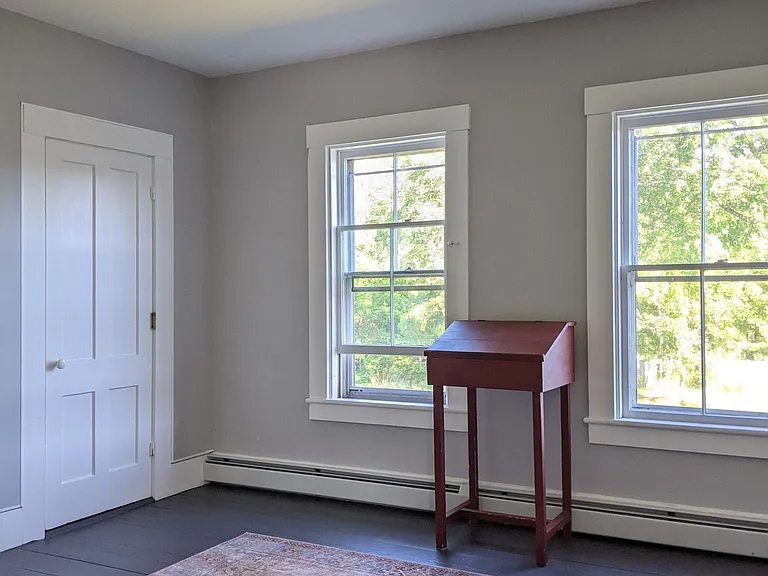 279 Pleasant St #B — Photo 8