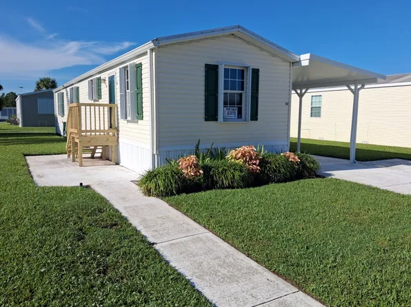 97 Overlook Dr, Micco, FL 32976
