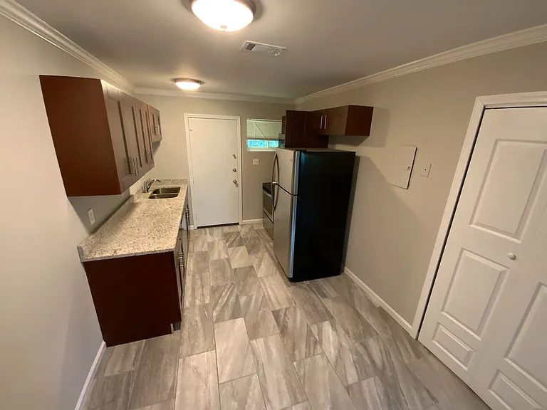 2040 Dekalb Ave NE — Photo 3