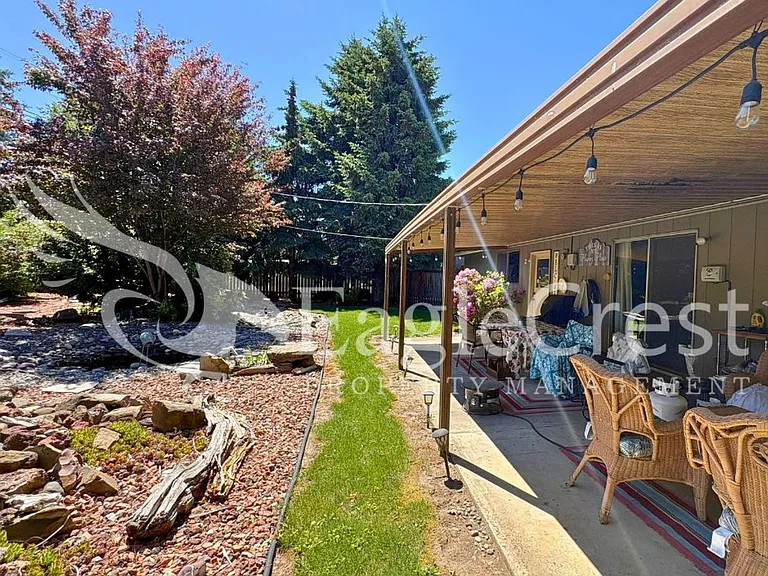 924 Shasta Dr — Photo 38