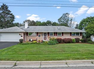 617 Sunset Dr, Endicott, NY 13760