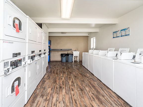 4th image of 3060 Laurelhurst Dr #92738d278