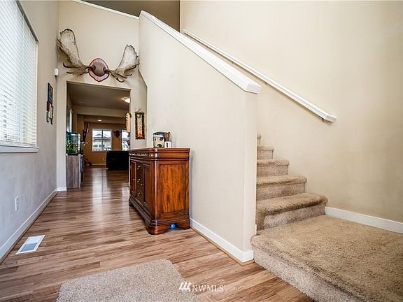 2nd image of 9094 Aster St SE
