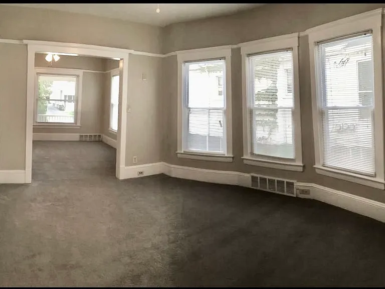 1180 Warren Rd — Photo 4
