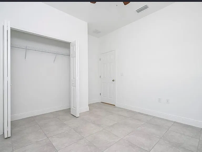 16919 SW 37th Terrace Rd — Photo 16