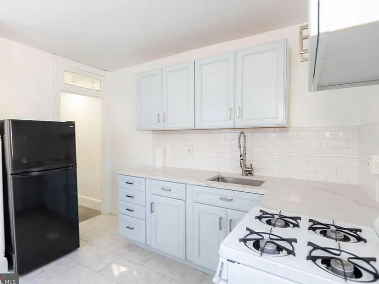 1017 Washington St #2 — Photo 2