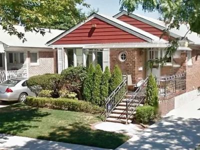 7107 172nd St, Flushing, NY, 11365