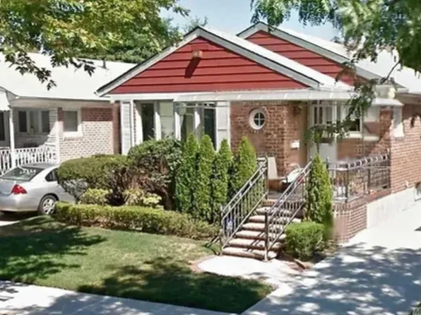 7107 172nd St, Fresh Meadows, NY 11365