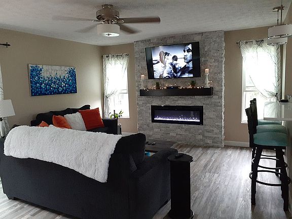 3rd image of 7946 Fawncreek Dr