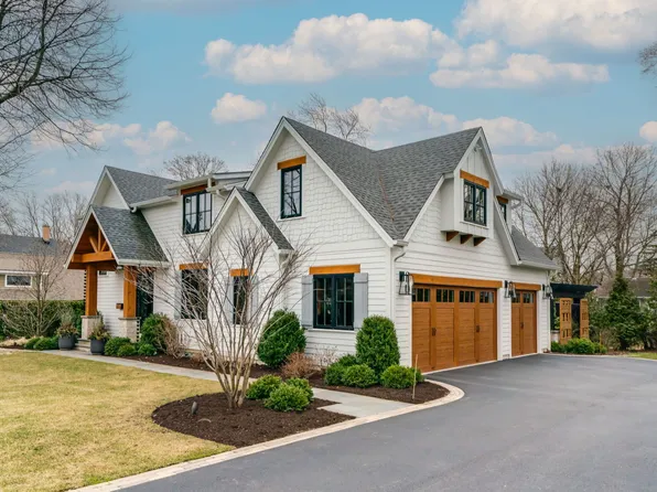 313 E Church St, Libertyville, IL 60048