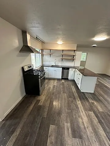 1502 N College St — Photo 2