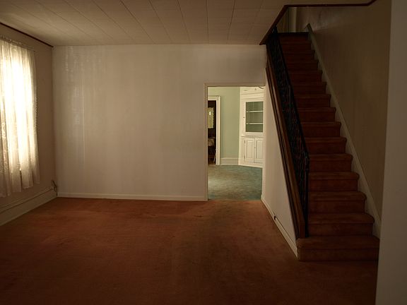 4th image of 642 Stanbridge St